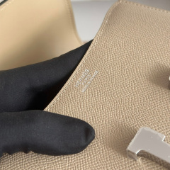 HERMES Constance 19 Crossbody Bag