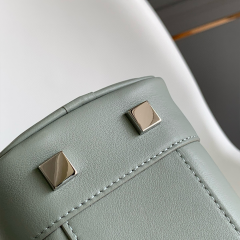 LOEWE Amazona 23 Handbag