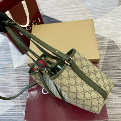 GUCCI GG Emblem medium tote bag