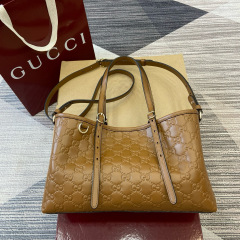 GUCCI GG Emblem medium tote bag