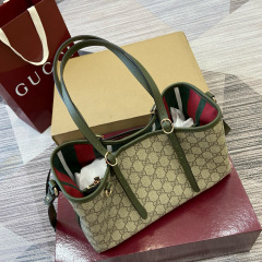 GUCCI GG Emblem medium tote bag