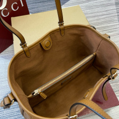 GUCCI GG Emblem medium tote bag