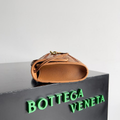 BOTTEGA VENETA Andiamo Clutch Bag