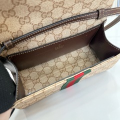 GUCCI Small pouch