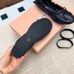 Miu Miu Leather ballerinas