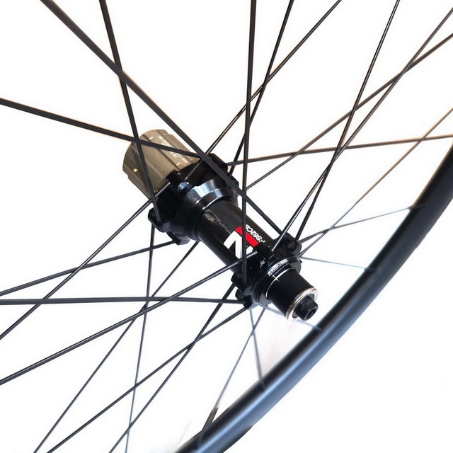 Carbon road bike wheels 30mm profile 25mm width novatec carbon hub