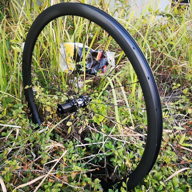 700c gravel carbon 31mm width 34mm profile tubeless carbon wheels disc brake super light