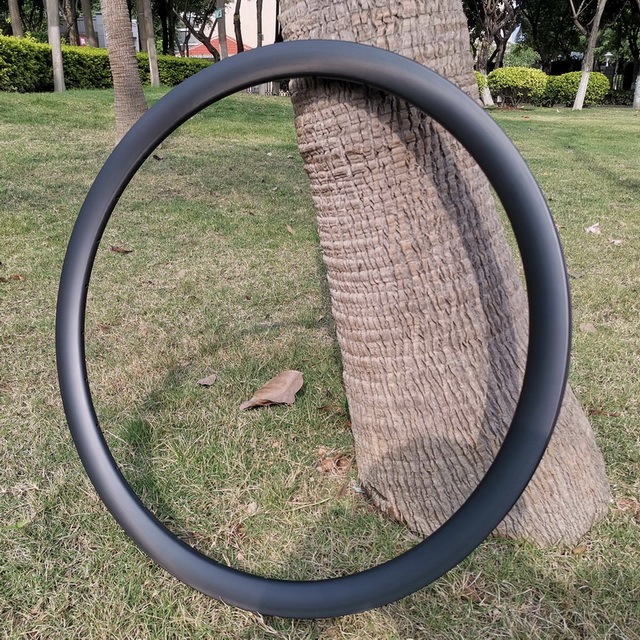 Asymmetrical 700C Road Gravel Carbon Rims 30mm Width 30mm 35mm Profiles Tubeless With Hook