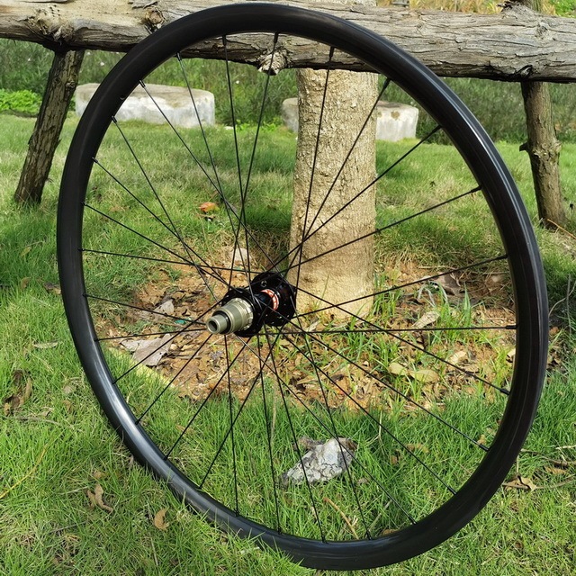 29ER Asymmetrical MTB Carbon Wheels 33mm 30mm Width 25mm Profile Super Light