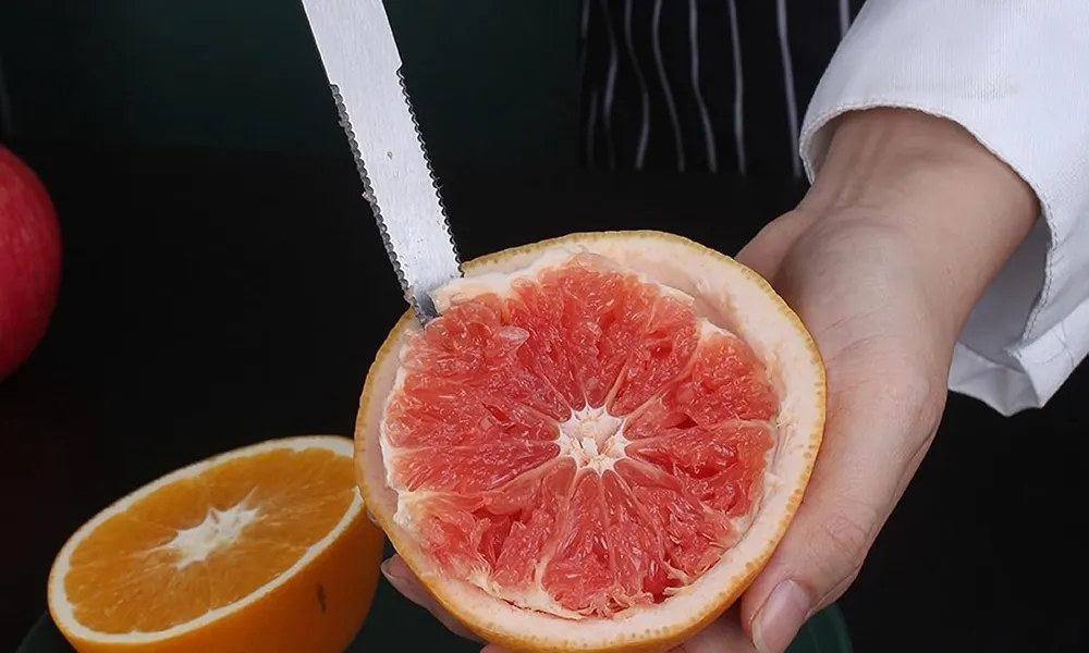 What knife do you use to cut grapefruit