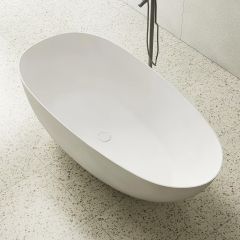 Qualitätssicherung im Werk, freistehende Badewanne aus künstlichem Polystein XA-8866