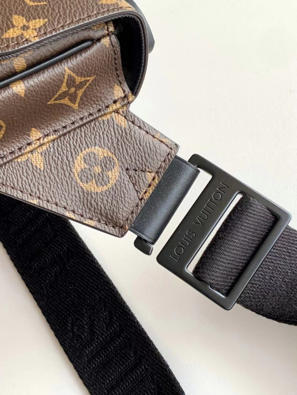 LV/路易威登2023新款男士S LOCK SLING 手袋  M45864 M45807 M58487 M46245LV路易威登男包