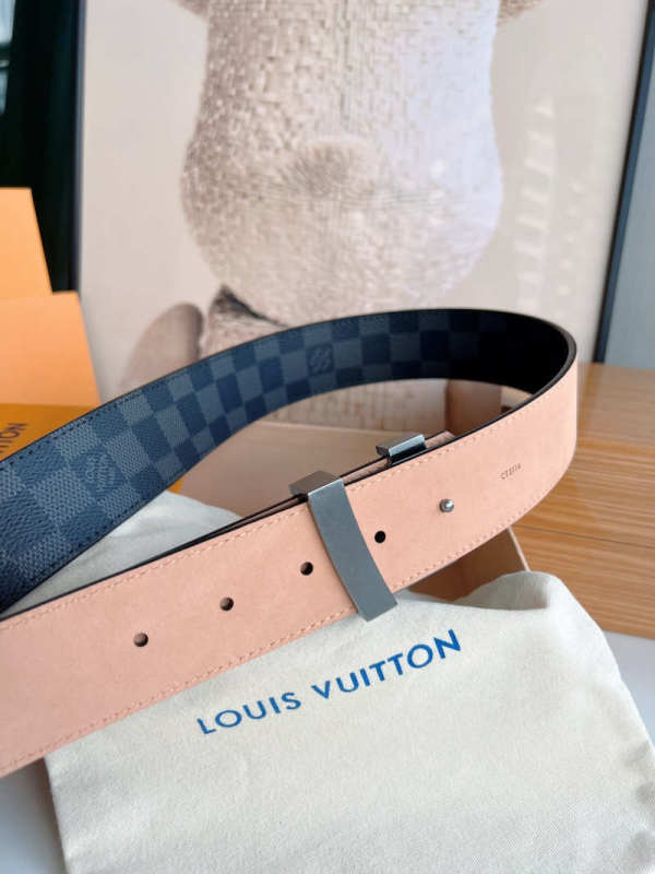 LOUIS VUITTON 路易威登 LV 男士   Initiales经典啡棋盘格/黑棋盘格/老花40毫米