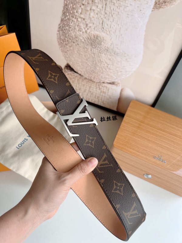 LOUIS VUITTON 路易威登 LV 男士   Initiales经典啡棋盘格/黑棋盘格/老花40毫米