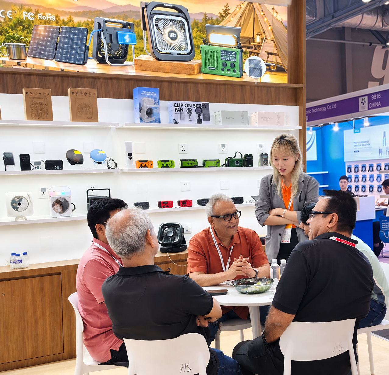 MEDING与全球客户在环球资源展现场交流
