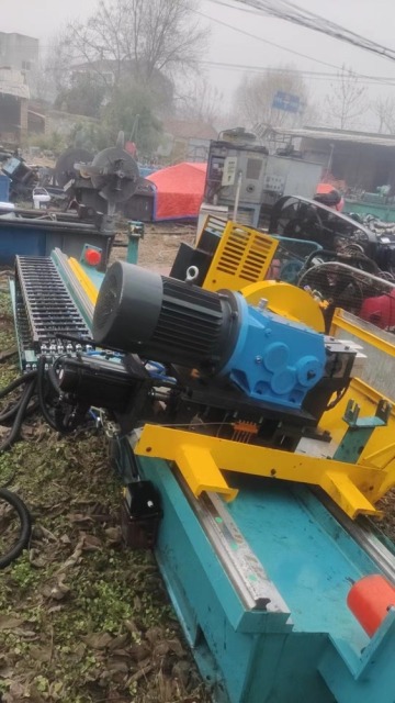 USED GOOD CONDITION 25 PIPE MILL