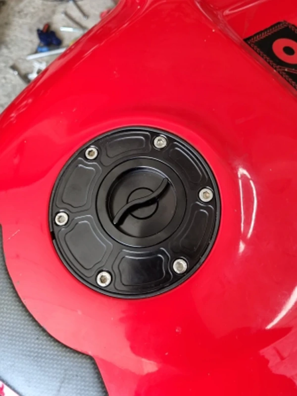 For Aprilia RS125 RS250 Shiver 750 Motorcycle Aluminum Fuel Tank Gas Cap Oil Tank Cover
