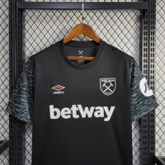 24/25 West ham united 2 Away