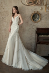 Soft Mermaid Gown With A Chantilly Lace With Drop Waist