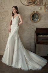Soft Mermaid Gown With A Chantilly Lace With Drop Waist