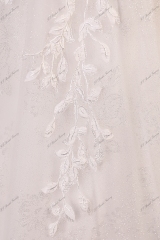 Glitter Tulle Ball Gown Wedding Dress With Illusion Lace Appliques Neckline