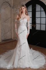 Elegant Lace Mermaid wedding dress with strapless neckline