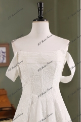 Lace Tulle Wedding Dress With Off-the-shoulder Sleeves