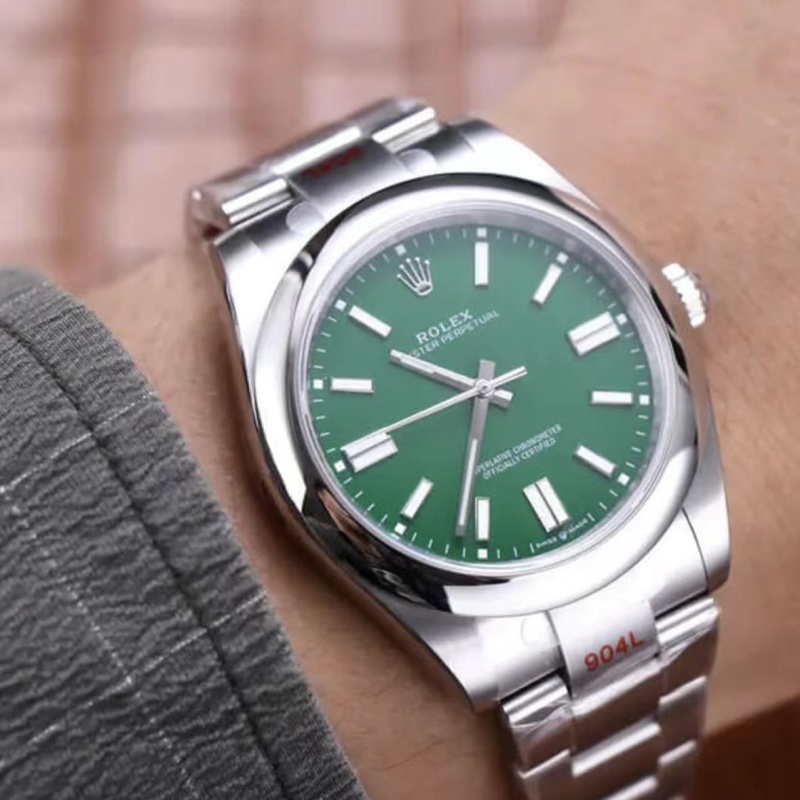 Rolex Oyster Perpetual 41mm M124300