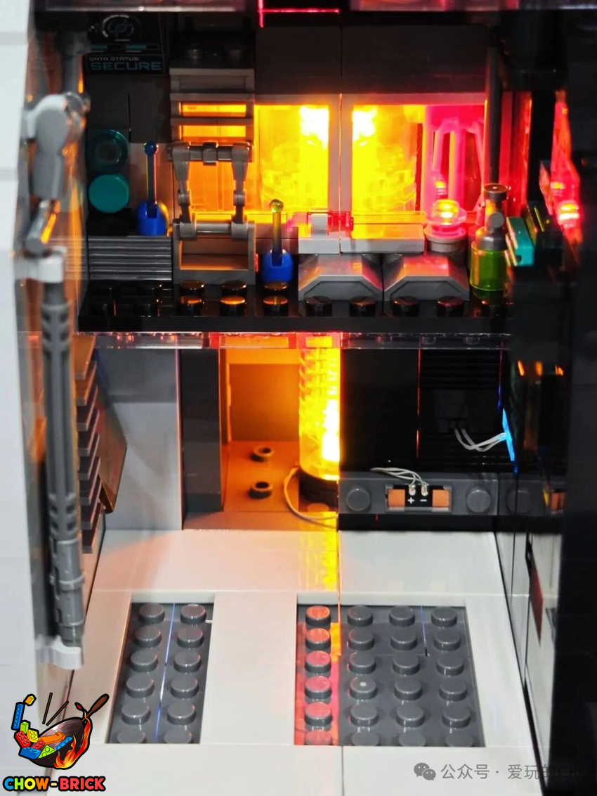 Lumibricks 17011 Neon Tech Tower w/ Lights - View 68 Lumibricks 17011 Neon Tech Tower w/ Lights - View 68