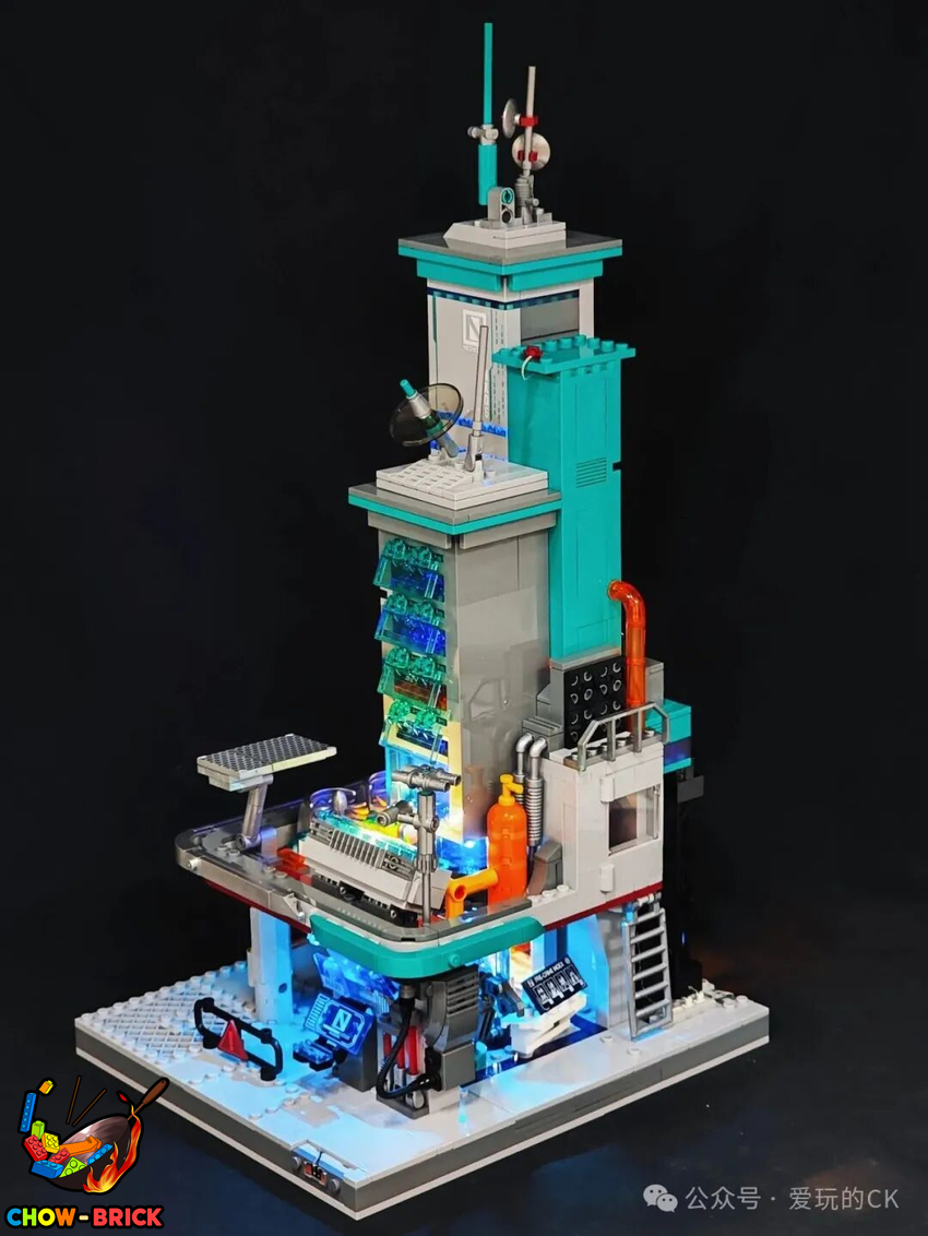 Lumibricks 17010 Neon Tech Station w/ Lights - View 34 Lumibricks 17010 Neon Tech Station w/ Lights - View 34