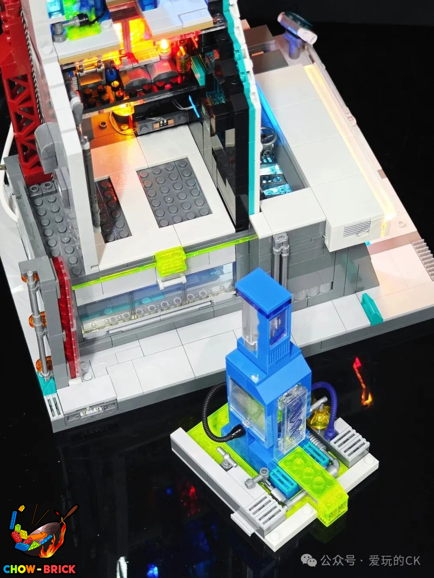 Lumibricks 17011 Neon Tech Tower w/ Lights - View 67 Lumibricks 17011 Neon Tech Tower w/ Lights - View 67
