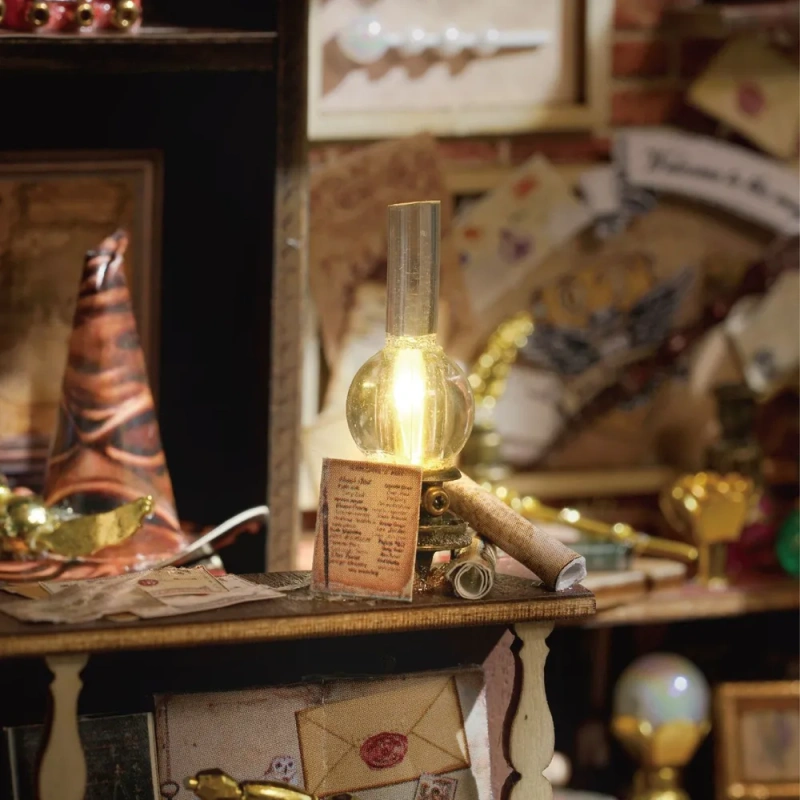 Создайте миниатюрный проект комнаты, вдохновленной Гарри Поттером, для домашнего декора. Проект должен стремиться усилить волшебную атмосферу в доме