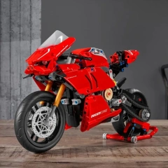 Ducati Panigale V4 R Technic 42107
