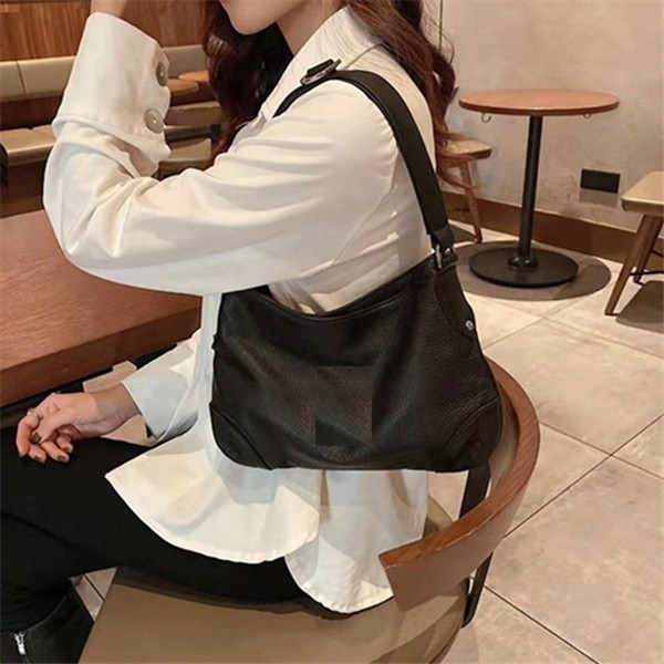 Real leather crossbody handbags with zipper pocket Lightweight Shoulder Bags Luxury women's fashion accessories