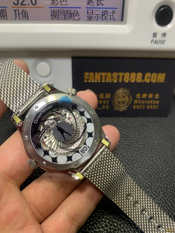 香港高仿手錶VS廠歐米茄海馬300無瑕赴死007藍面「8806機芯」