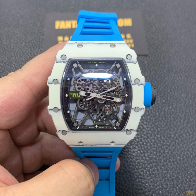 Soin版本理查德米勒c RM35-01碳纖維腕錶：極致輕盈與時尚品味的完美結合」