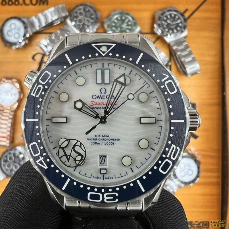 FANTAST實拍高仿手錶 VS廠 OMEGA 歐米茄 海馬300 白麵 高仿手錶