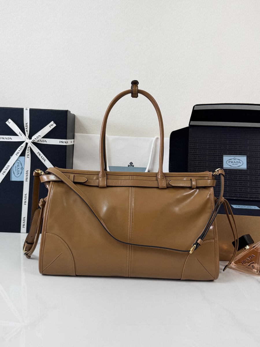 Prada P2430 Soft Lux焦糖色-背面展示