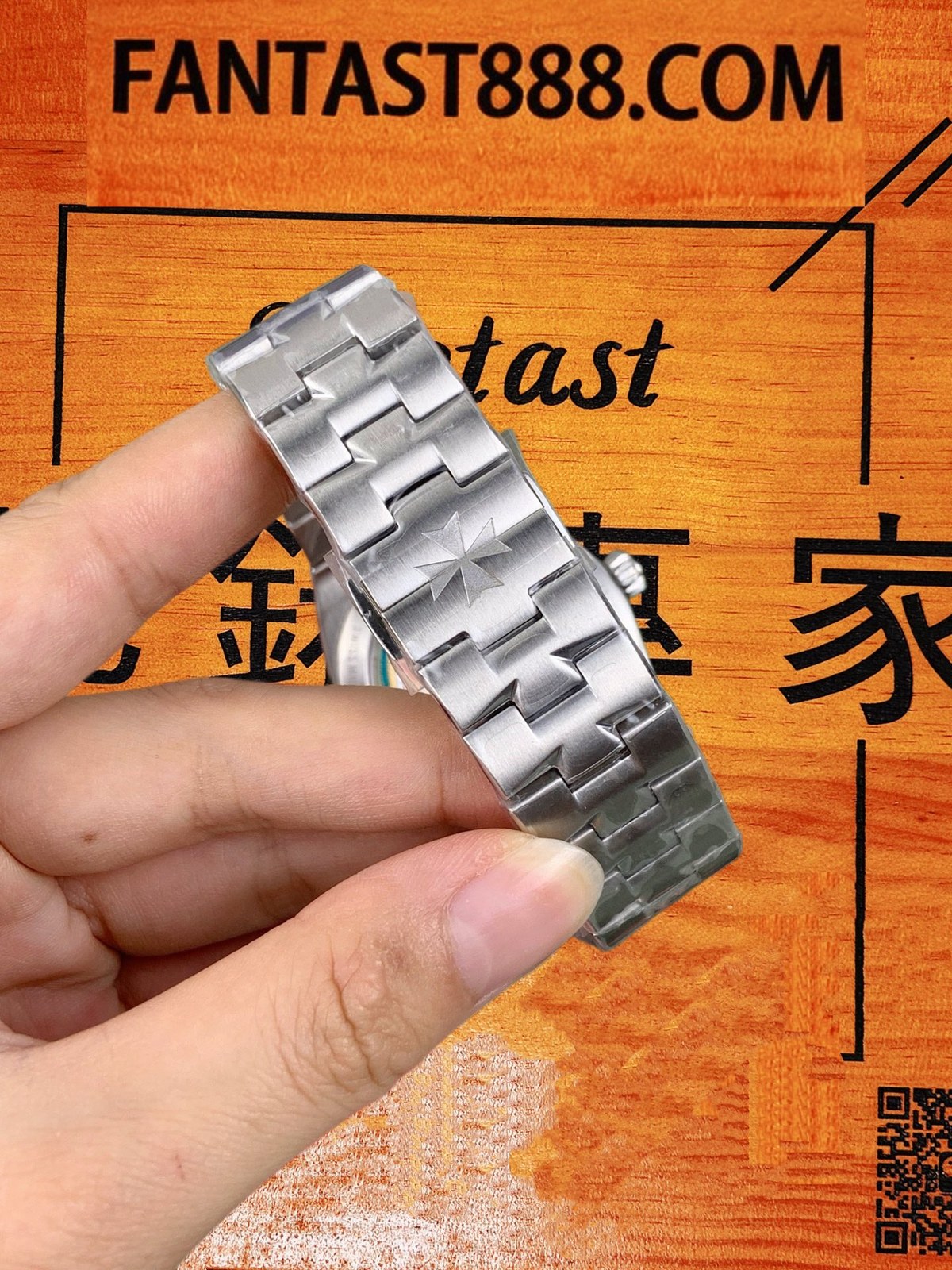 錶圈蜂巢紋理CNC雕刻工藝特寫
