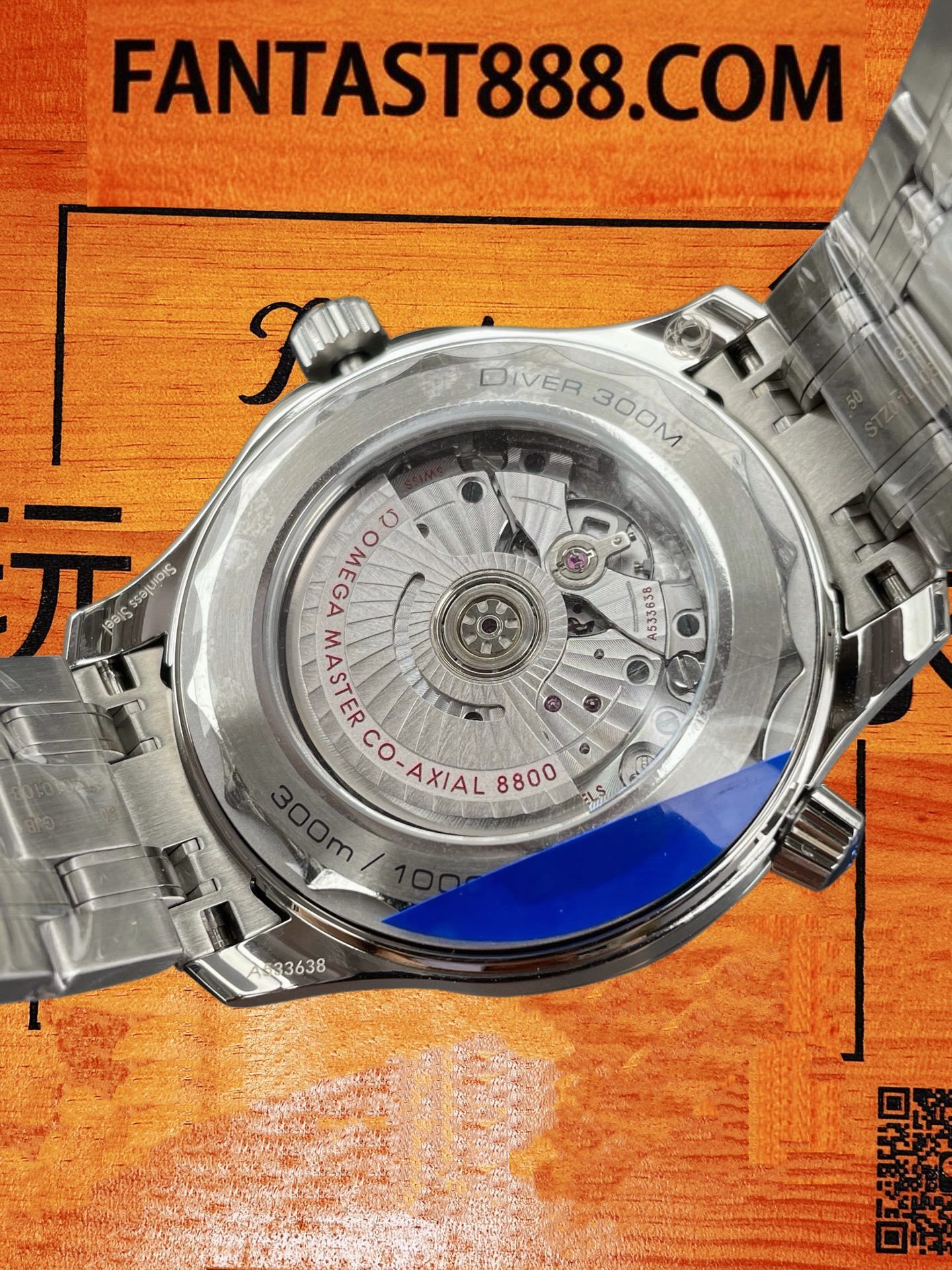 OMEGA海馬300 排氦閥細節 歐米茄Seamaster 300排氦氣閥門與旋入式錶冠