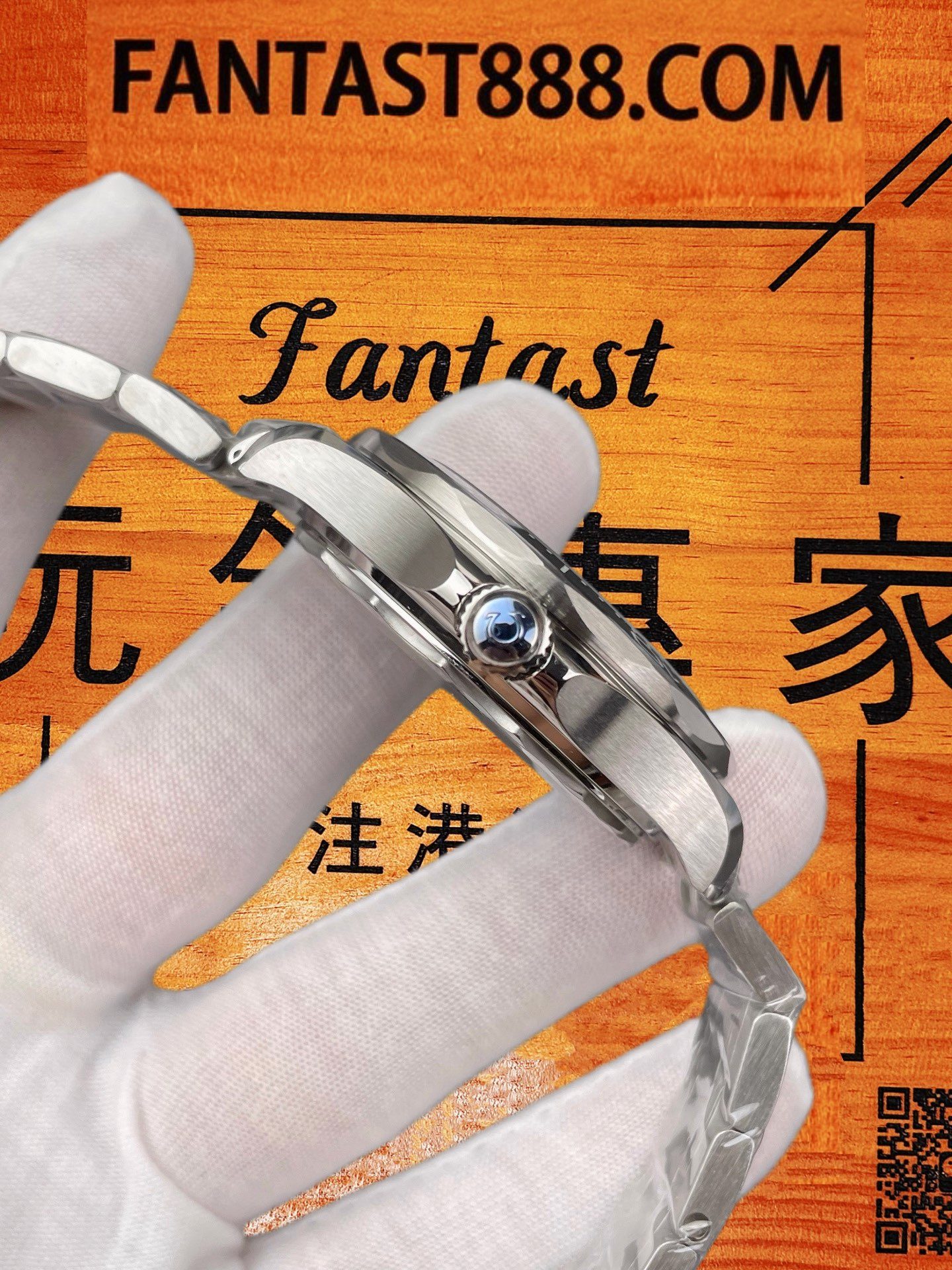 OMEGA海馬300 排氦閥細節 歐米茄Seamaster 300排氦氣閥門與旋入式錶冠