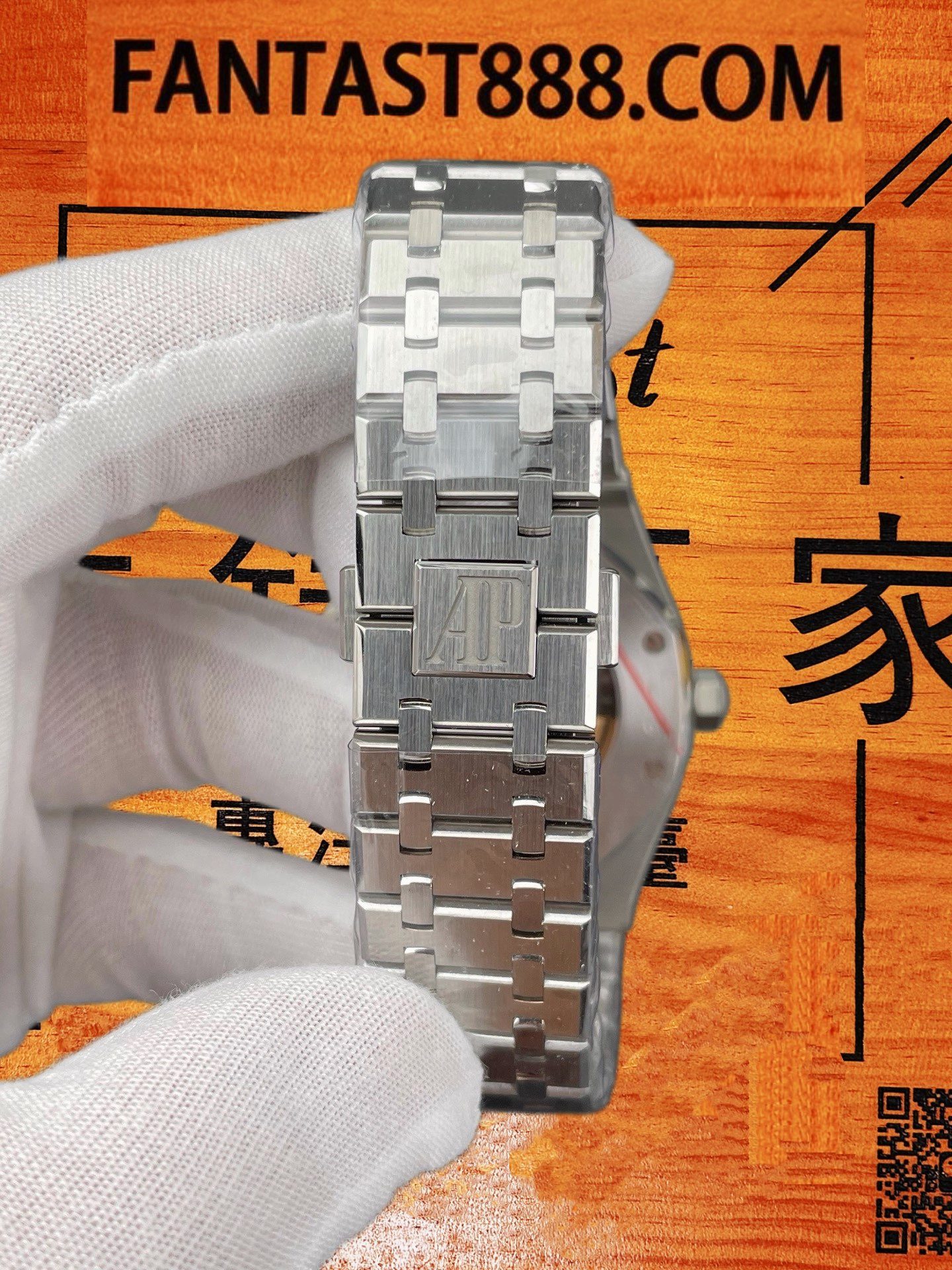 AP皇家橡樹15412 藍寶石鏡面 AP皇家橡樹15412藍寶石鏡面與錶圈倒角