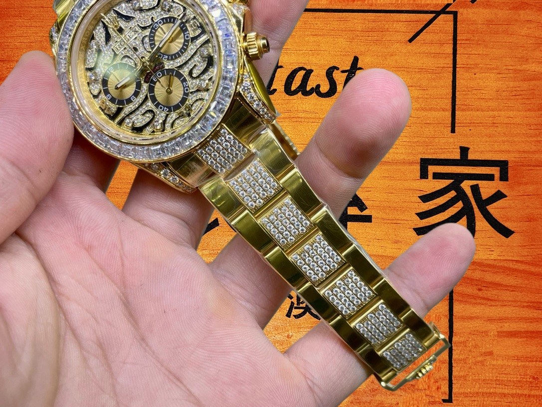 客定改裝 勞力士 Cosmograph Daytona 滿鑲莫桑鑽 18K厚金包裹 黃金 熊貓面 4130機芯 復刻腕錶 實拍 4