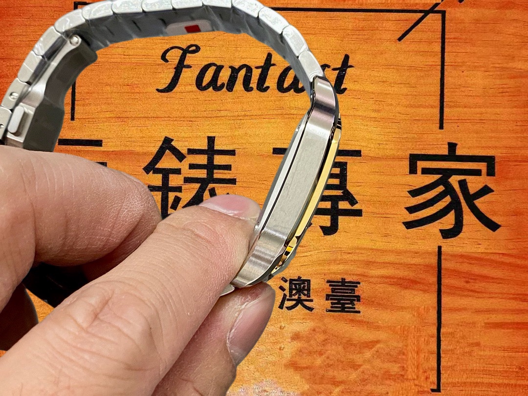 高仿卡地亞山度士女款實拍5