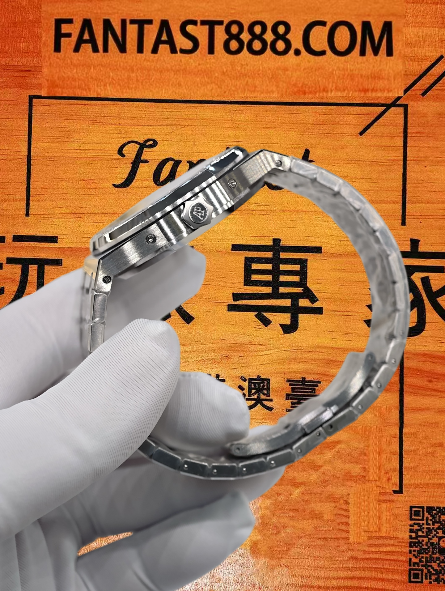 高仿私人改裝-愛彼-皇家橡樹萬年曆月相 大紅盤鑽圈 41mm 復刻腕錶 實拍