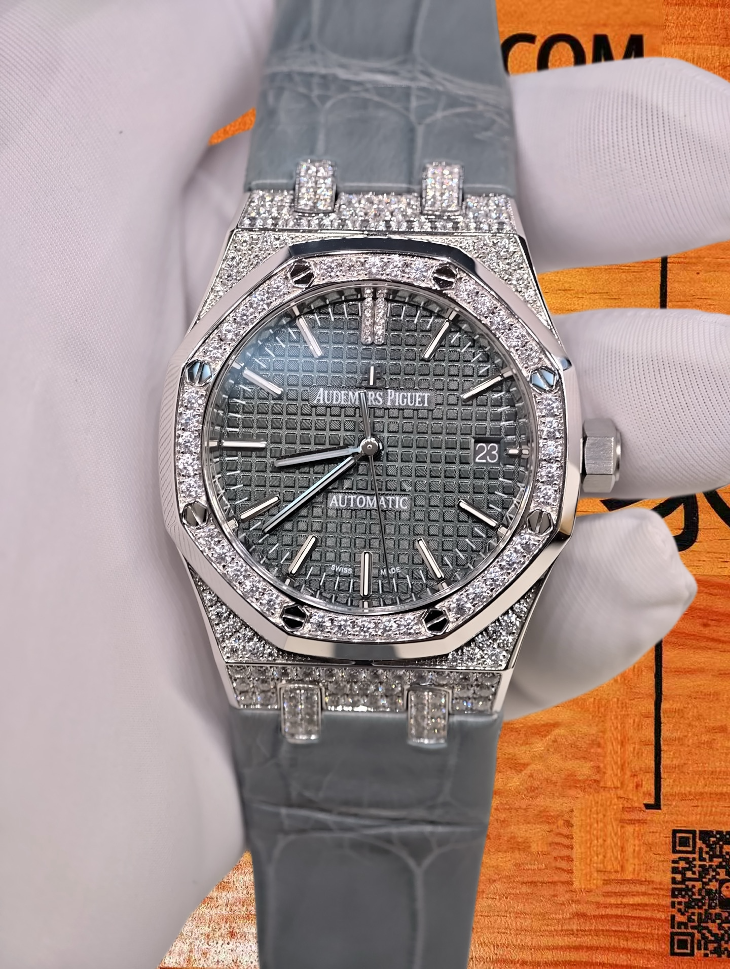 高仿私人改裝-愛彼-皇家橡樹15450 女款37mm 滿鑽殼 復刻腕錶 實拍