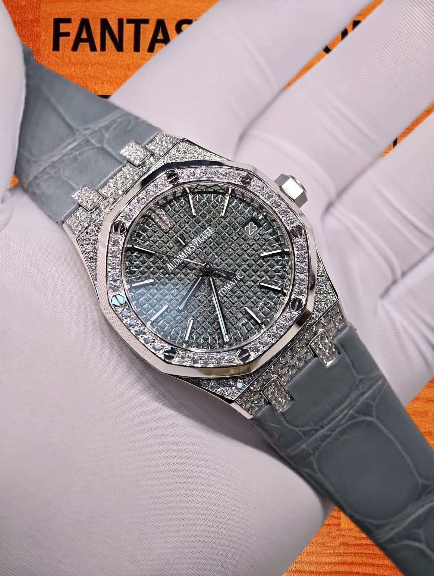 高仿私人改裝-愛彼-皇家橡樹15450 女款37mm 滿鑽殼 復刻腕錶 實拍