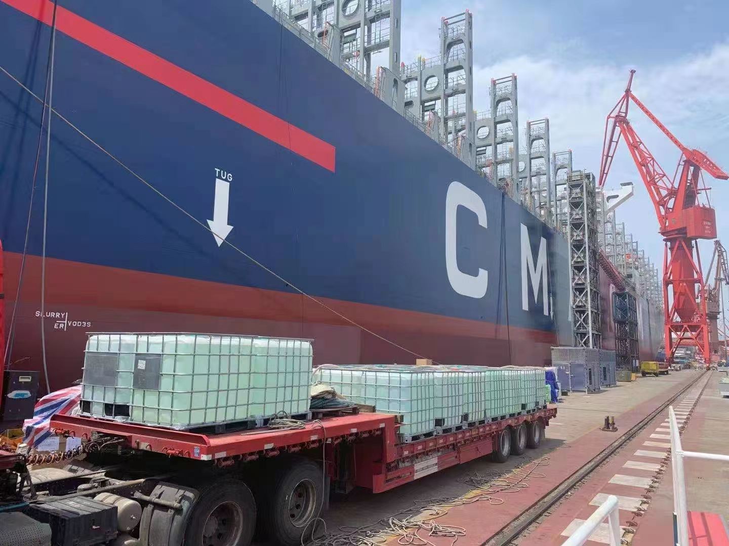 AUS40 marine urea bunkering service at Tianjin Port for an ocean-going vessel