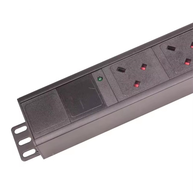 UK Type 12 ways 13A 230V PDU