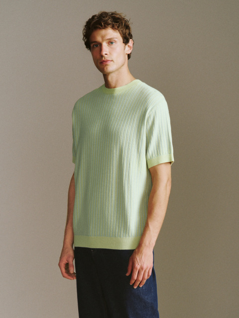 Stylish and comfortable men's crew neck sweater | soft and green